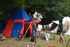 La Troupe Médiévale du Val d'Oye - campement médiéval, Filain, 2008.